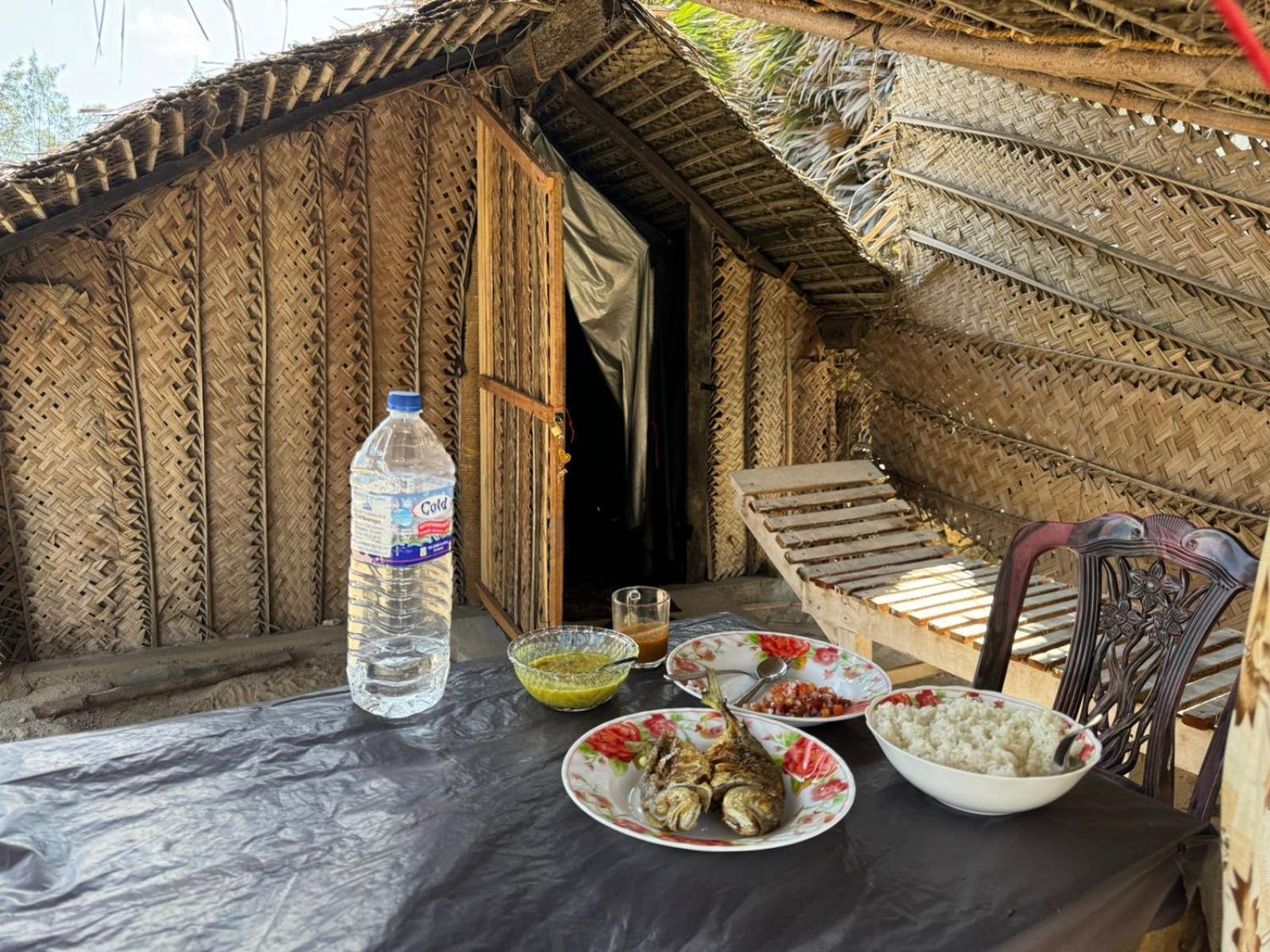 Delft Jeyam Resorts Delft East Rum bild